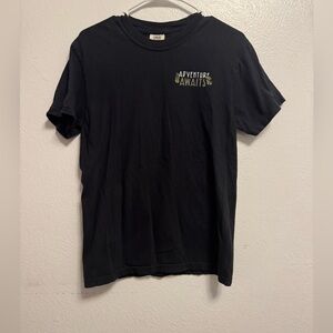 Comfort colors shirt size small